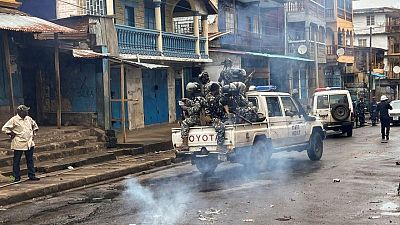 سيراليون تفرض حظر تجول‭ ‬وسط احتجاجات دامية مناهضة للحكومة
