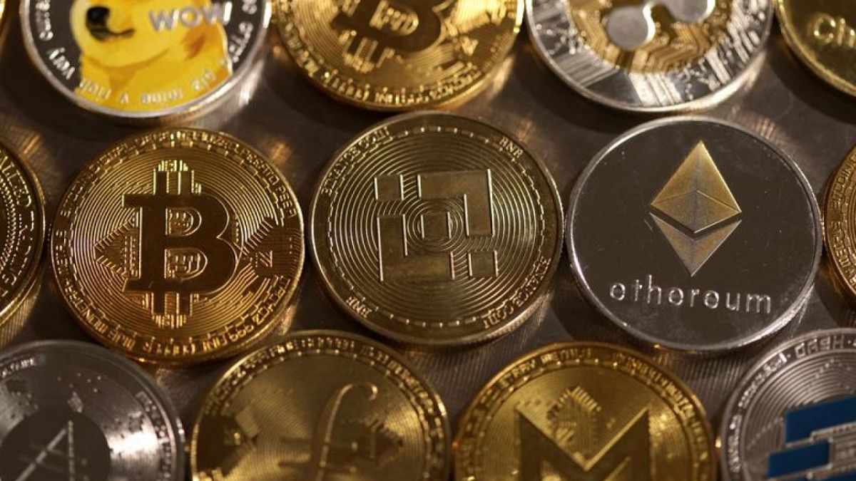 sudden crypto drop sends bitcoin to three-week low