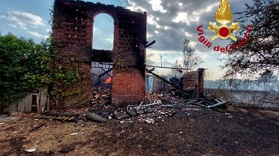 Fiamme arrivate vicine ad abitazioni ad Altopascio Fiamme arrivate vicine ad abitazioni ad Altopascio