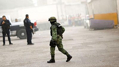 إرسال جنود إلى مدينة حدودية مكسيكية بعد مقتل 11 في اشتباكات بين عصابتين