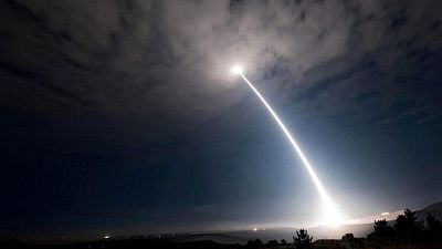 أمريكا تجري اختبارا لصاروخ باليستي عابر للقارات