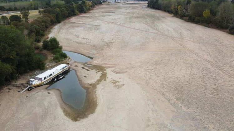 El río francés Loira marca nuevos mínimos por la sequía de sus afluentes