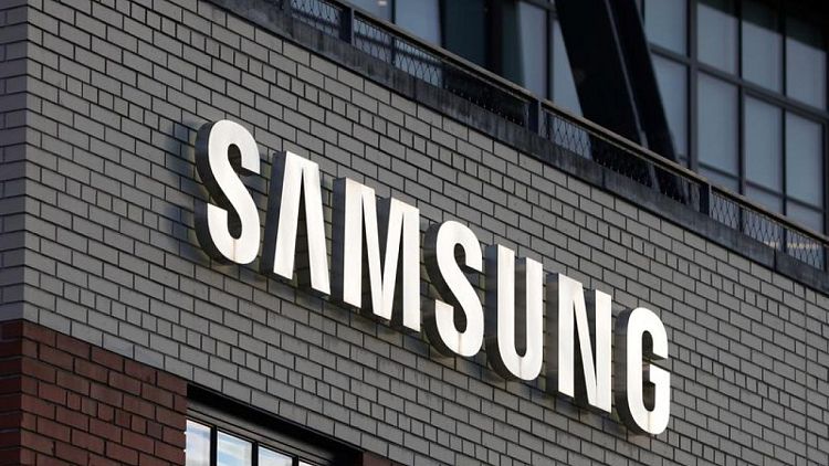 SAMSUNG-ELEC-RESULTS:Samsung Electronics' Q4 profit falls 69% as device demand drops
