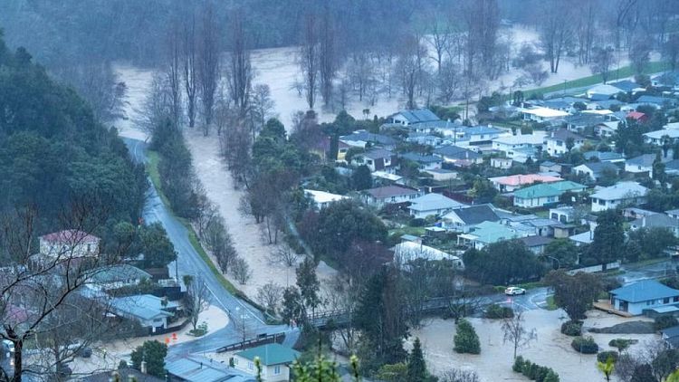 نيوزيلندا تبقى حالة الطواريء في مناطق اجتاحتها الفيضانات وتواصل تقييم حجم الأضرار