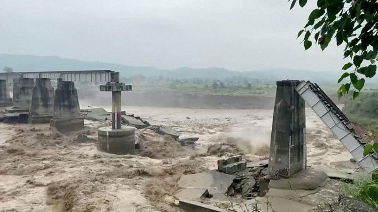Inundaciones y deslizamientos de tierra dejan decenas de muertos por  lluvias monzónicas en India