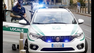 Due agenti portati dal 118 al Pronto soccorso Due agenti portati dal 118 al Pronto soccorso