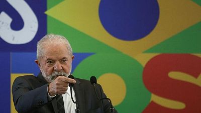 Lula dice que creará medidas contra la corrupción si es electo en Brasil