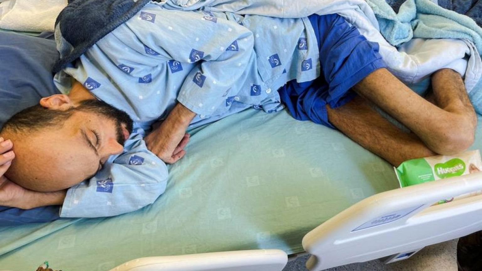 محامية: فلسطيني مضرب عن الطعام تحتجزه إسرائيل قد يموت في أي لحظة