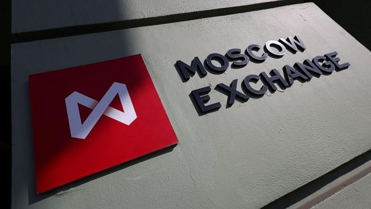 مسؤول: بورصة موسكو تعمل على بدء التداول بالروبية الهندية والدرهم الإماراتي