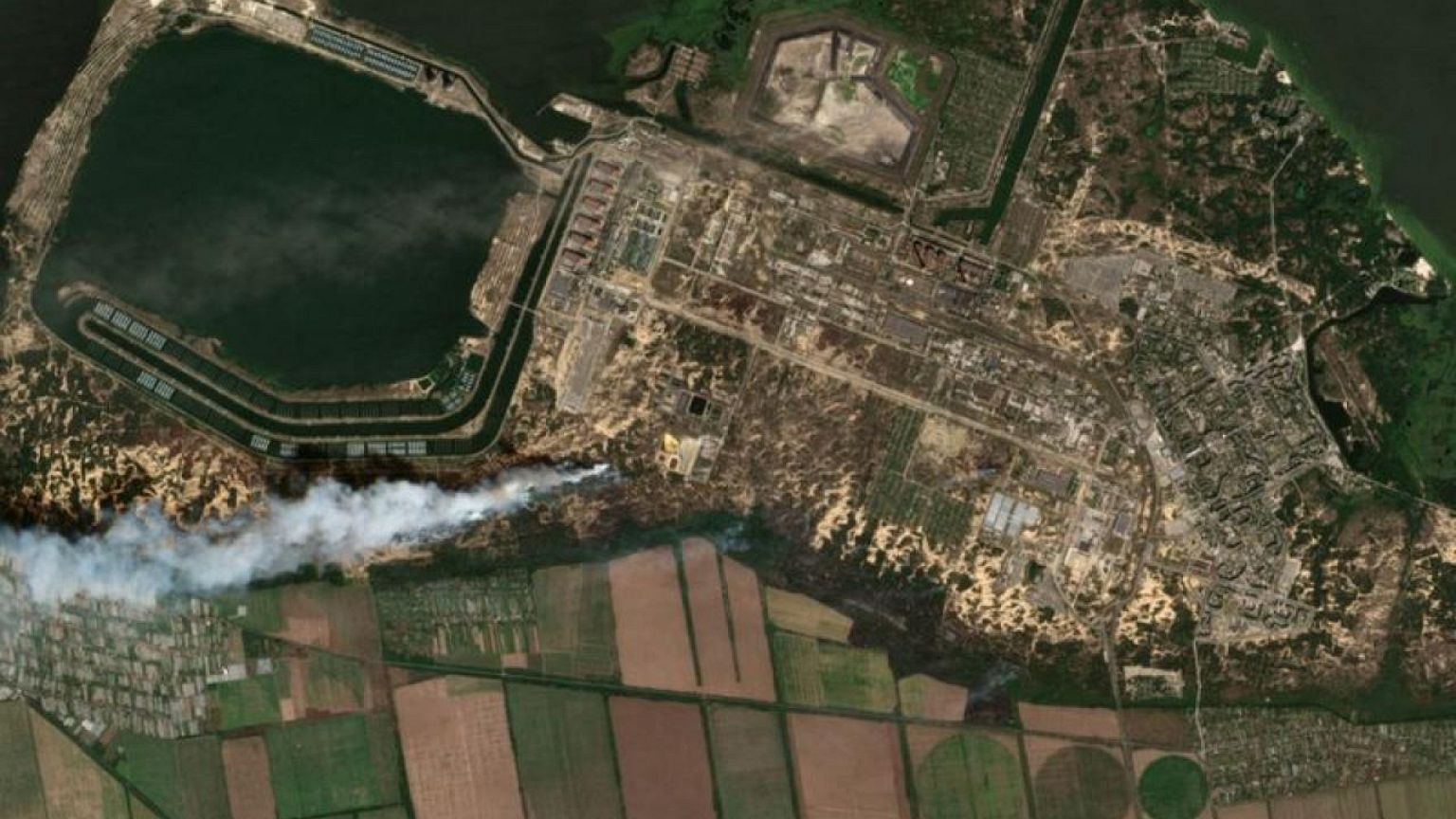 Ukraine on edge as shellfire resounds around Zaporizhzhia nuclear plant