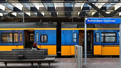 Trabajadores de los ferrocarriles neerlandeses se declaran en huelga para reclamar mayores salarios