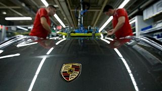 Bajo la sombra de la guerra, Porsche se prepara para debutar en el mercado
