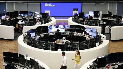 ألمانيا تتصدر هبوط الأسهم الأوروبية بسبب معنويات المستهلكين وتصريحات لباول