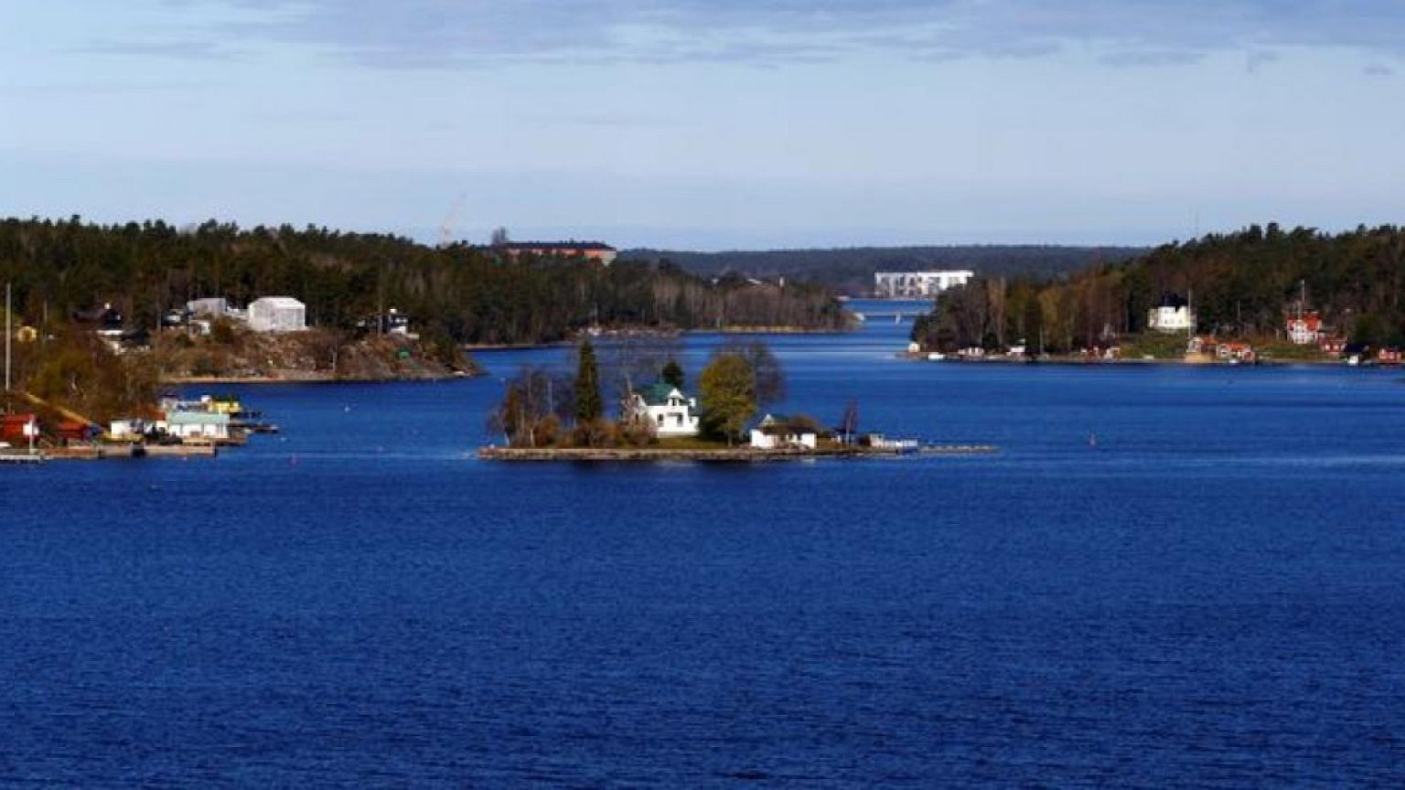 IKEA stores owner buys 49% stake in Swedish wind power projects