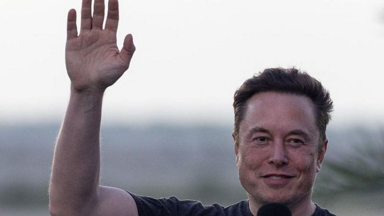 Elon Musk dice que el mundo sigue necesitando petróleo y gas