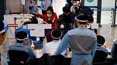 كوريا الجنوبية تلغي فرض الفحص المسبق للكشف عن كوفيد على المسافرين إليها