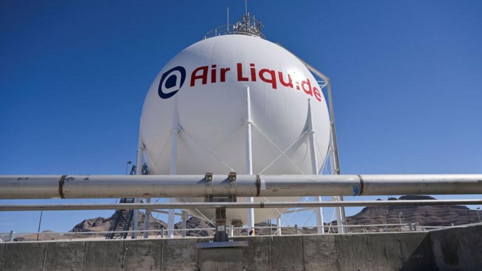 Air Liquide Q3 sales narrowly beat expectations as costs rise