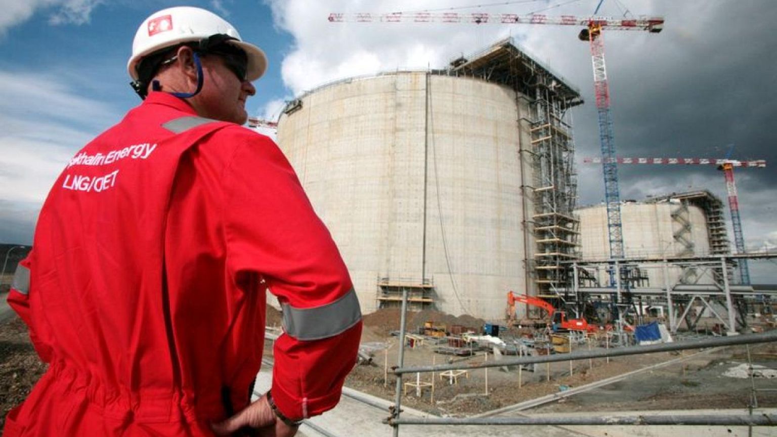 Russia gives 12.5% stake in Sakhalin Energy to Mitsui unit