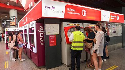 España ofrece abonos de tren gratuitos para combatir la inflación