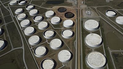 إدارة معلومات الطاقة: زيادة مفاجئة في مخزونات النفط الأمريكية