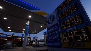 Precios de la gasolina en EEUU caen a niveles previos a la invasión de Ucrania