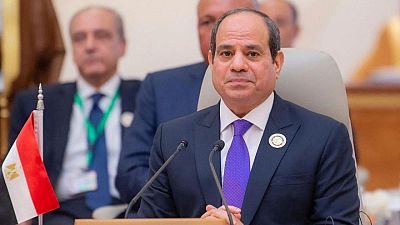 الرئيس المصري يوجه بزيادة الدعم الاستثنائي على بطاقات التموين إلى 300 جنيه