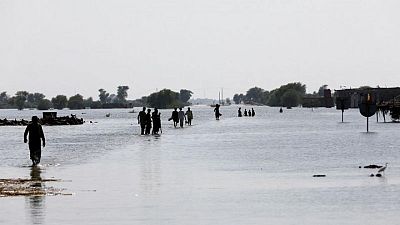 مجموعات إغاثة تحذر من زيادة الوضع سوءا في باكستان بعد الفيضانات