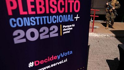 Plebiscito por nueva Constitución en Chile no terminará con incertidumbre política, dice Goldman Sachs