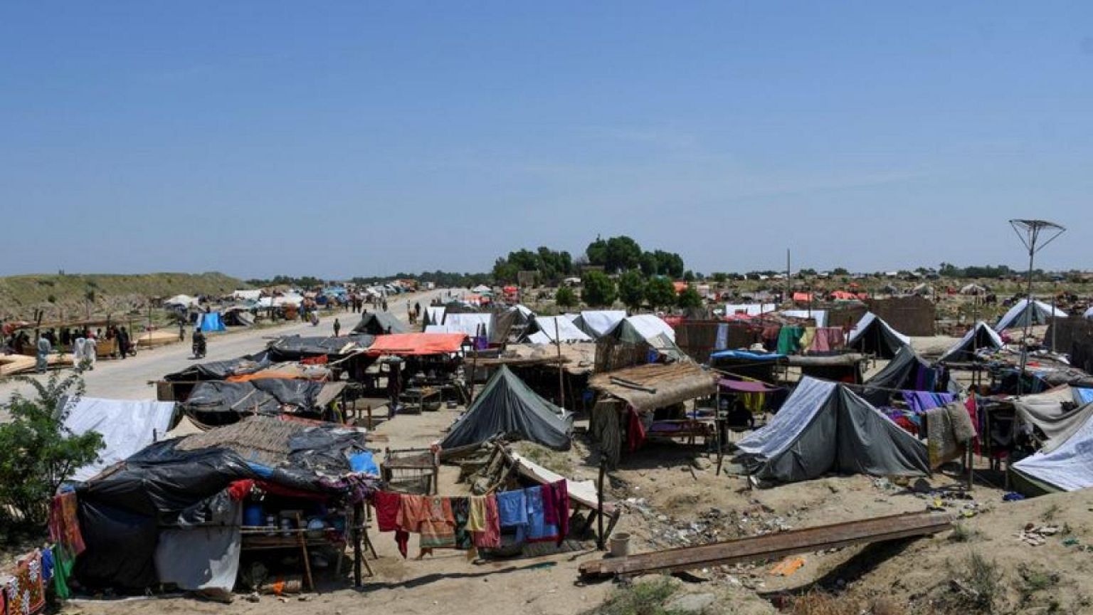Pakistan charity urges government to lift ban on some NGOs over floods