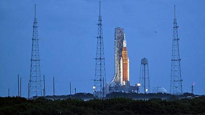 El lanzamiento de misión Artemis de la NASA se retrasa por pronósticos de tormenta en Florida