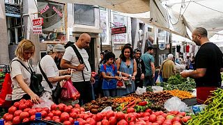 التضخم في تركيا يلامس أعلى مستوى له في 24 عاما عند 80.2٪