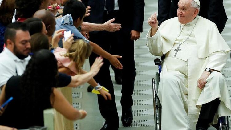 El Papa dice que no podrá visitar Kiev ni Moscú por un problema de rodilla