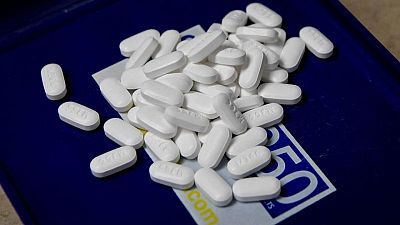 Operadores farmacéuticos Walmart, Walgreens y Kroger inician juicio sobre opioides en Nuevo México