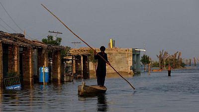 رئيس وزراء باكستان‭: ‬بعض المناطق تبدو كالبحر بعد الفيضانات