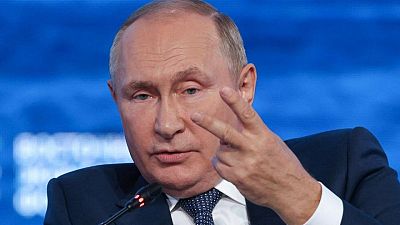 بوتين يقول إنه يريد الحد من وجهات صادرات الحبوب الأوكرانية