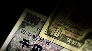 الدولار يقفز لأعلى مستوى في 24 عاما مقابل الين الياباني