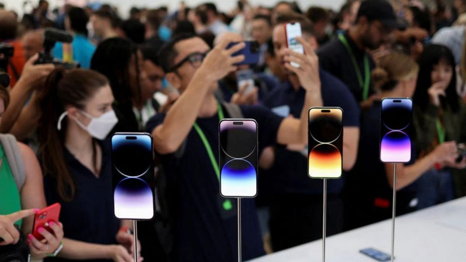 Apple picks Globalstar for emergency satellite service on iPhone 14
