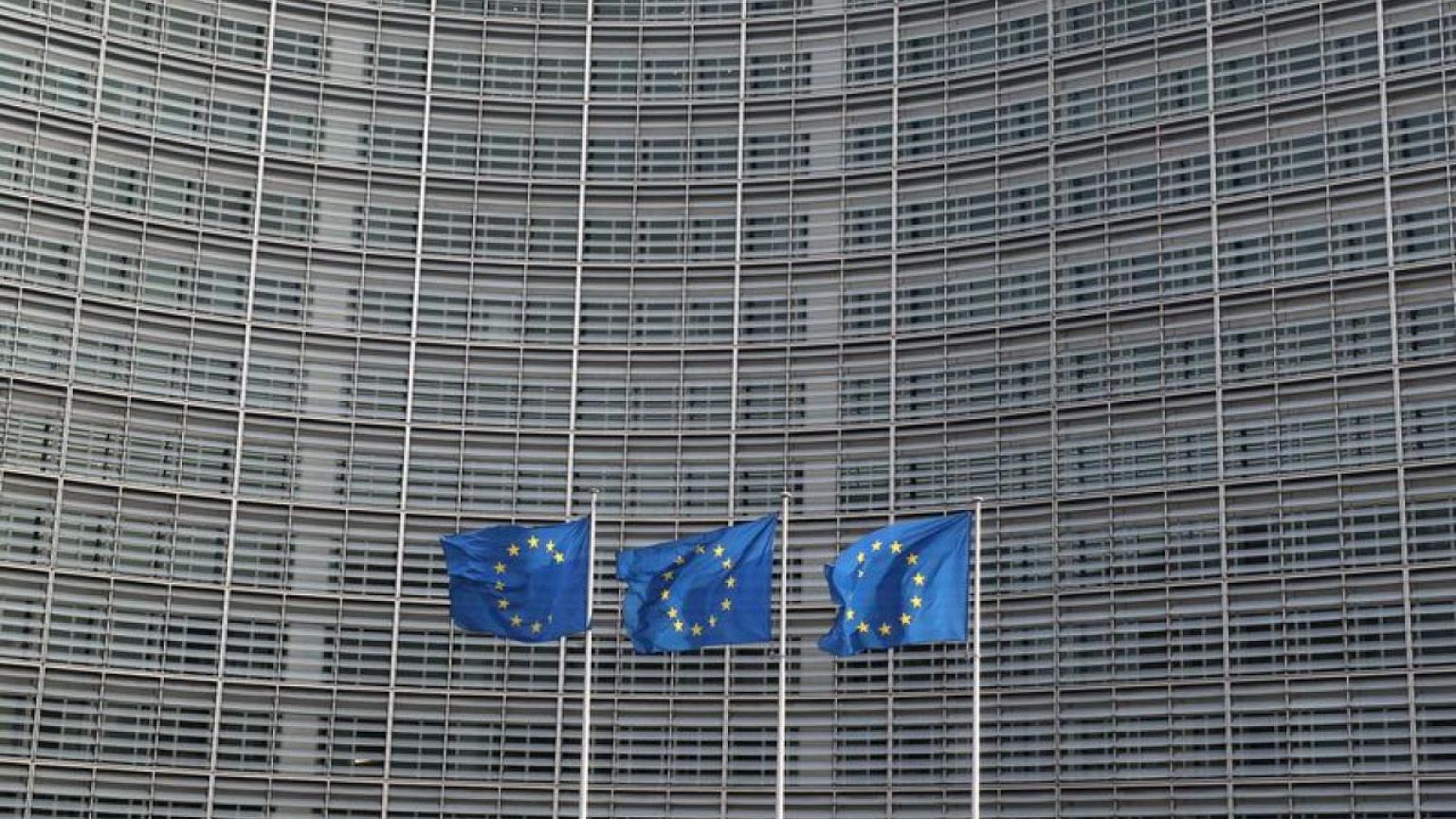 EU tells countries gas price cap would come with risks