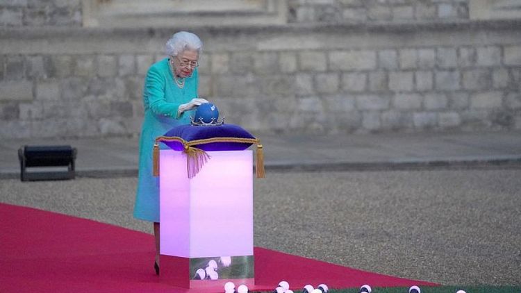 Reaction as UK doctors say concerned for queen's health