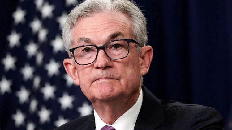 Powell de la Fed dice que inflación se puede controlar sin "costos sociales muy altos"