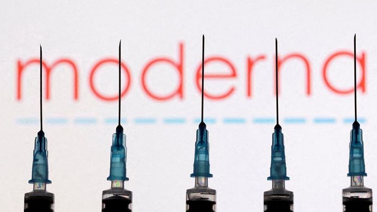 Mercado de vacunas COVID en EEUU podría alcanzar 13.000 millones de dólares: ejecutiva de Moderna