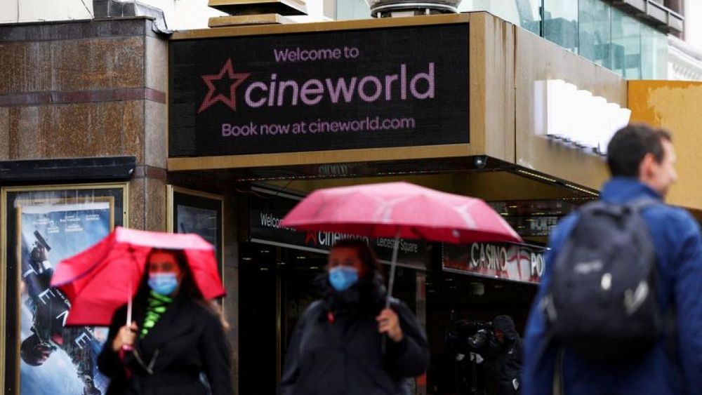Britský Cineworld získal súhlas na prístup k finančnej pomoci vo výške približne 785 miliónov USD so skokovým nárastom vlastného imania