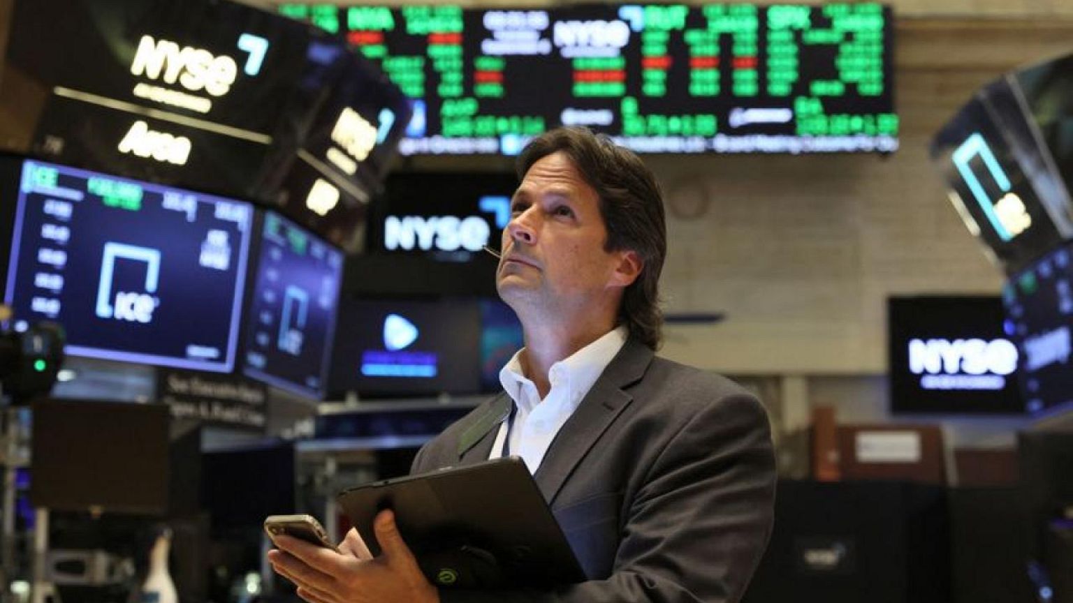 Global equity funds see fourth weekly outflow on rate hike expectations