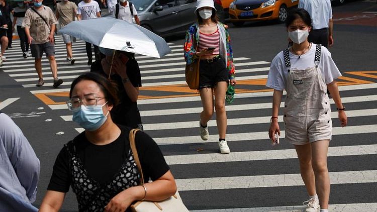الصين تسجل 33073 إصابة جديدة بفيروس كورونا