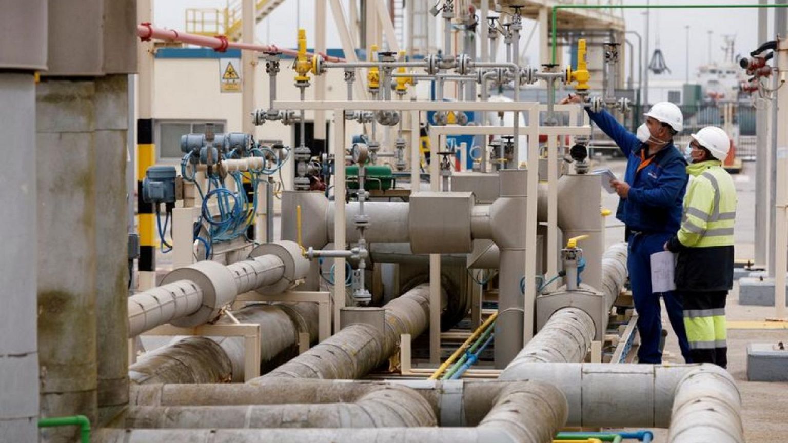 Analysis-Pyrenees pipeline puts EU energy divisions in stark relief