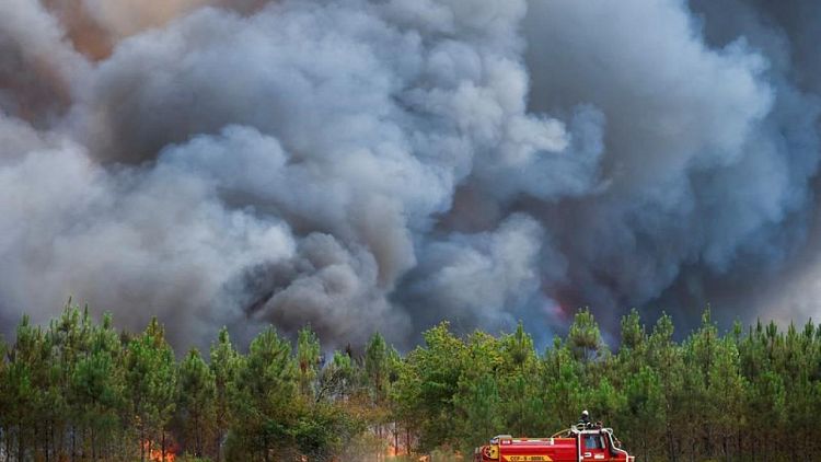 Un nuevo incendio arrasa el suroeste de Francia
