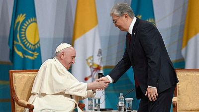 البابا فرنسيس يصل إلى قازاخستان ويقول "مستعد دوما" لزيارة الصين
