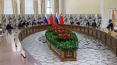 شي لبوتين: الصين ستعمل مع روسيا "لغرس الاستقرار في عالم تسوده الفوضى"
