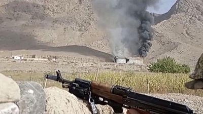قرغيزستان وطاجيكستان تتفقان على وقف إطلاق النار بعد قتال على الحدود