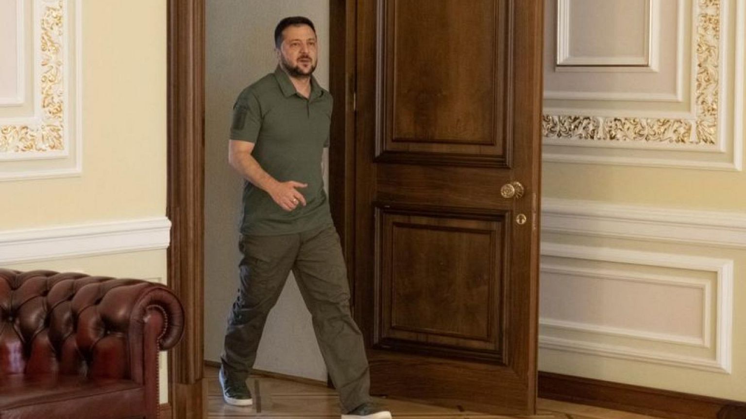 Zelenski dice que Ucrania solicita ingreso en la OTAN